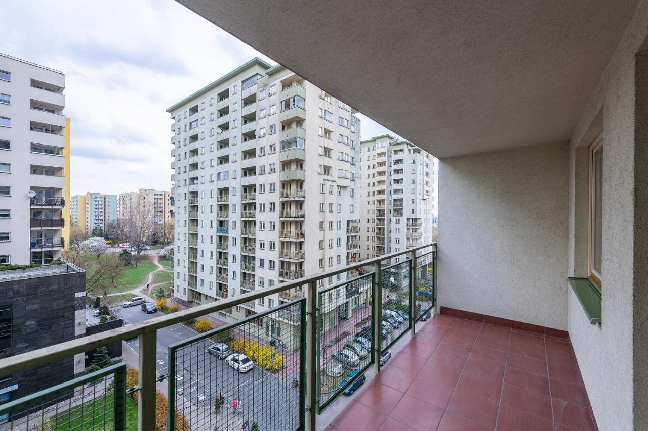 Bukowinska 12 Prywatne Mieszkanie 80M2 Z Dwiema Sypialniami I Balkonem 2X Bezplatne Miejsca Parkingowe Samodzielne Zameldowanie! Private Garage! Self Check-In System! Varsó Kültér fotó